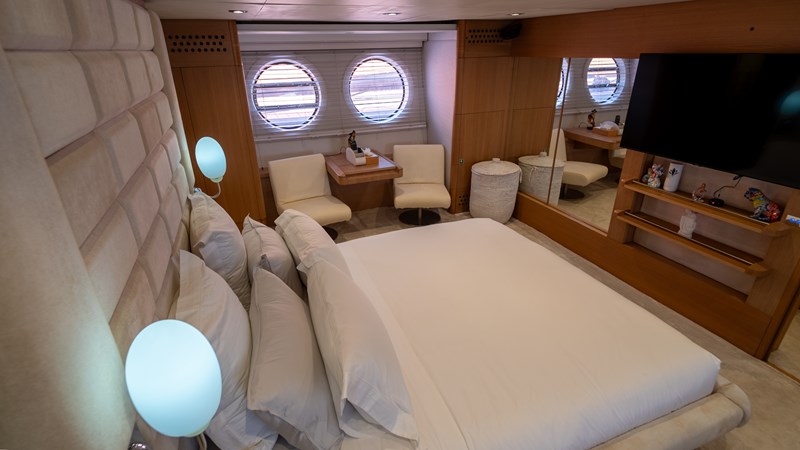 Photo of AICON YACHTS Onyx 85'