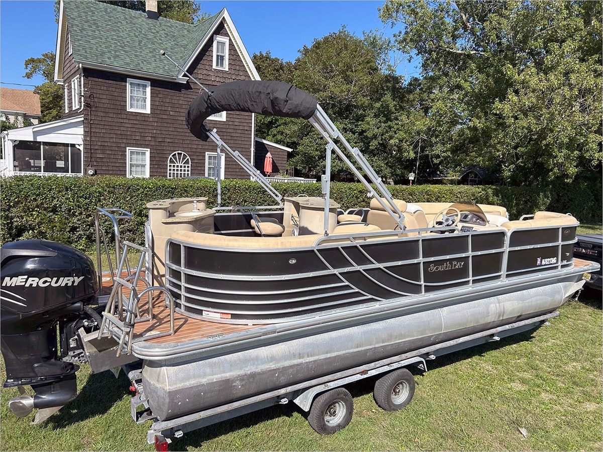 25' SOUTH BAY 2013 524 E 456006