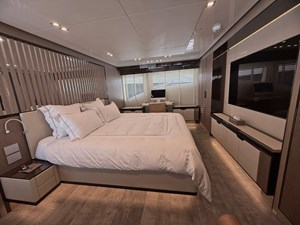 30 WALKAROUND 2024 100' 1" MAIORA