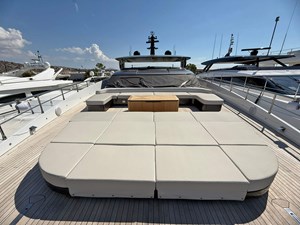 30 WALKAROUND 2024 100' 1" MAIORA