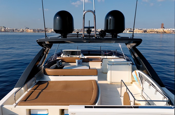 2010 FERRETTI YACHTS 800