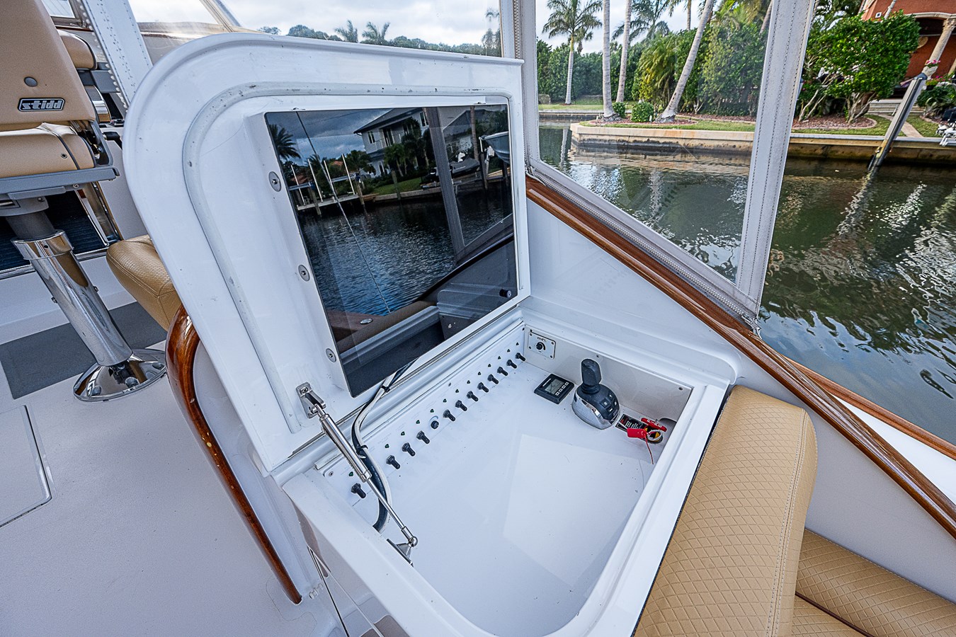 49_garlington_perfection_cockpit_37