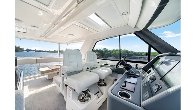 Photo of RIVIERA 50 SPORTS MOTOR YACHT 50'