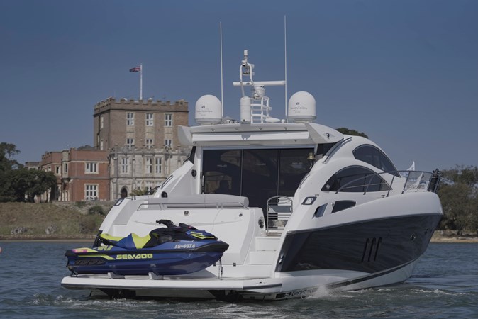 PREDATOR 62 2007 64' 5" SUNSEEKER
