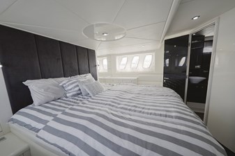 PREDATOR 62 2007 64' 5" SUNSEEKER