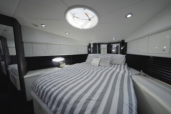 PREDATOR 62 2007 64' 5" SUNSEEKER