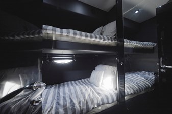 PREDATOR 62 2007 64' 5" SUNSEEKER