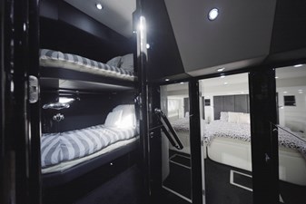 PREDATOR 62 2007 64' 5" SUNSEEKER