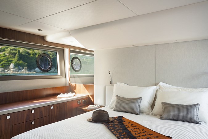 2018 56' 6" SUNSEEKER