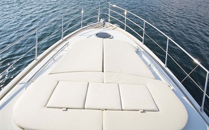 62S 2007 62' 6" AZIMUT YACHTS