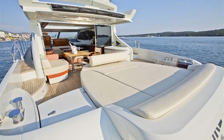 62S 2007 62' 6" AZIMUT YACHTS