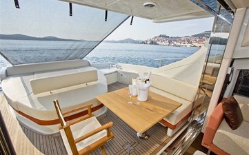 62S 2007 62' 6" AZIMUT YACHTS