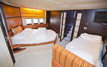 62S 2007 62' 6" AZIMUT YACHTS