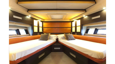 62S 2007 62' 6" AZIMUT YACHTS