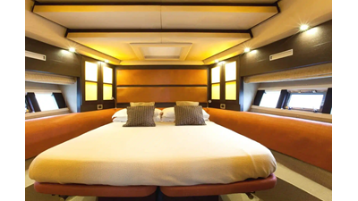 62S 2007 62' 6" AZIMUT YACHTS