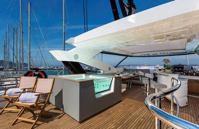 SUNSEEKER 95 2021 92' 1" SUNSEEKER