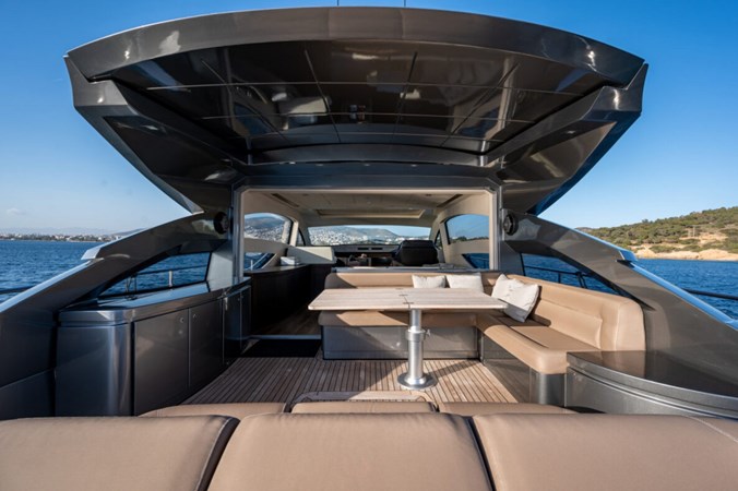 64 2008 65' 3" PERSHING