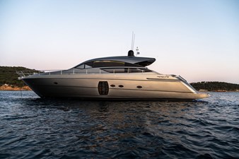 64 2008 65' 3" PERSHING