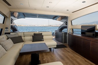 64 2008 65' 3" PERSHING