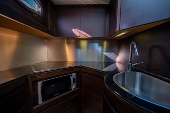 64 2008 65' 3" PERSHING