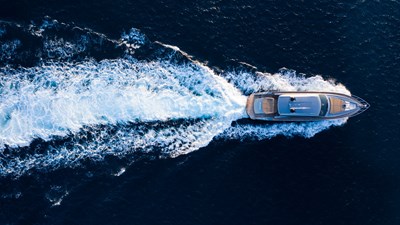 2008 65' 3" PERSHING