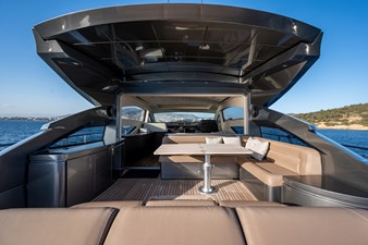 2008 65' 3" PERSHING