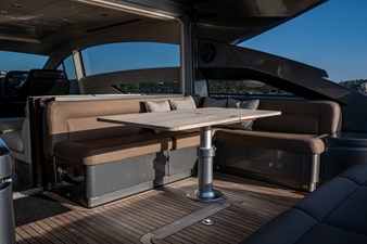 2008 65' 3" PERSHING