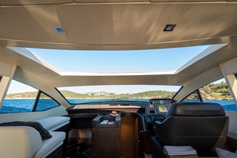 2008 65' 3" PERSHING