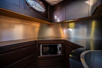 2008 65' 3" PERSHING