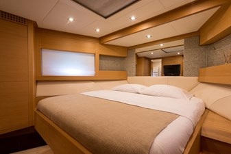 2008 65' 3" PERSHING