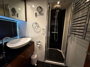 2011 73' 10" SUNSEEKER