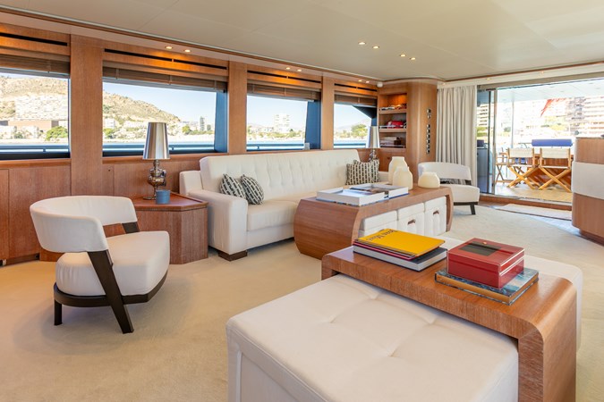 2010 106' 0" ASTONDOA