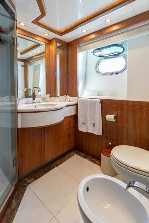 2010 106' 0" ASTONDOA