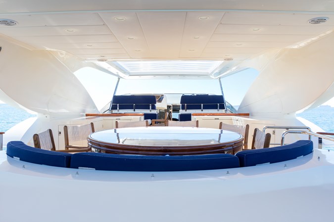 2010 106' 0" ASTONDOA