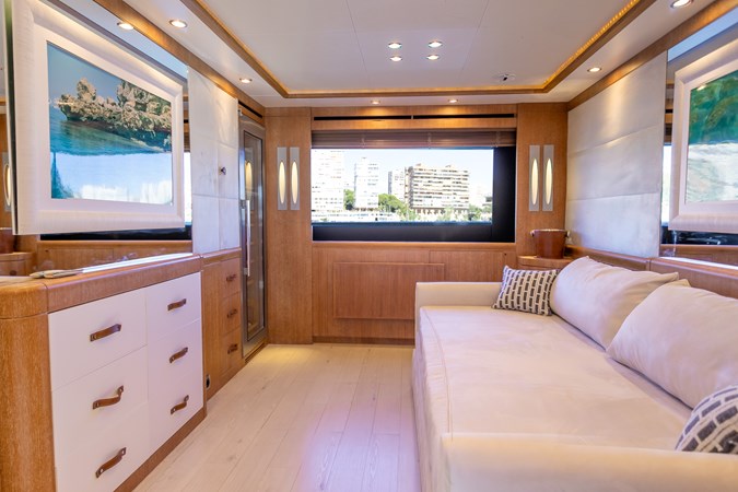 2010 106' 0" ASTONDOA