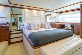 2010 106' 0" ASTONDOA