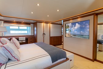 2010 106' 0" ASTONDOA