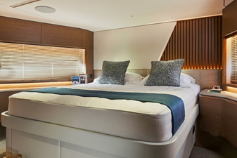 2025 PRINCESS YACHTS Princess Y72 - photo 30