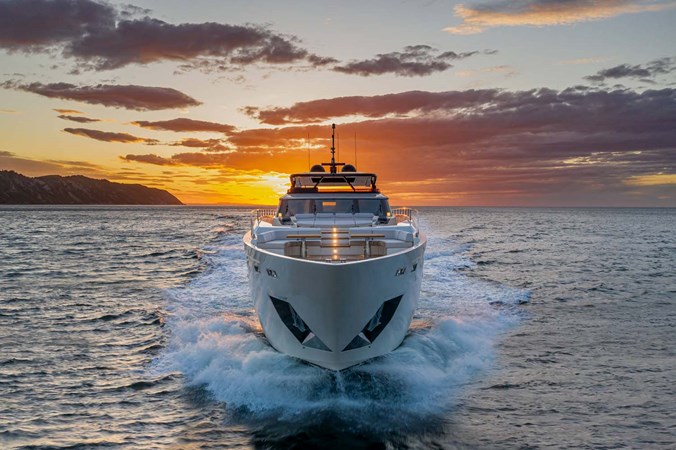 1000 2021 98' 10" FERRETTI YACHTS