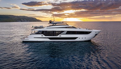 1000 2021 98' 10" FERRETTI YACHTS