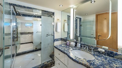 TRIDENT MARINE 2000 SURINA  Vessel #451562 - Photo 15