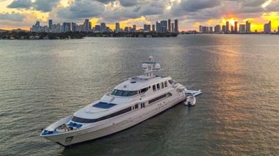 TRIDENT MARINE 2000 SURINA  Vessel #451562 - Photo 2