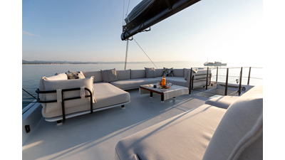 2028 GUNBOAT 72 - photo 5