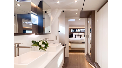2028 GUNBOAT 72 - photo 21