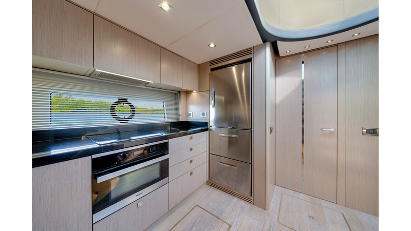 Photo of SUNSEEKER Gravitas 68'