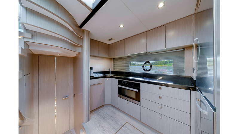 Photo of SUNSEEKER Gravitas 68'