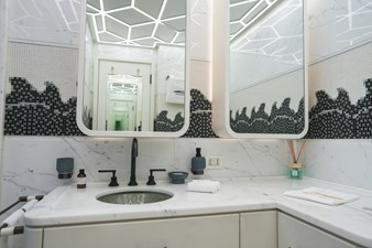 PALMER & JOHNSON 2014 KHALILAH Vessel #452060 - Photo 16