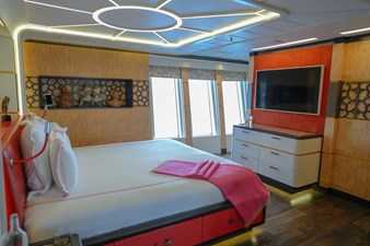 PALMER & JOHNSON 2014 KHALILAH Vessel #452060 - Photo 19