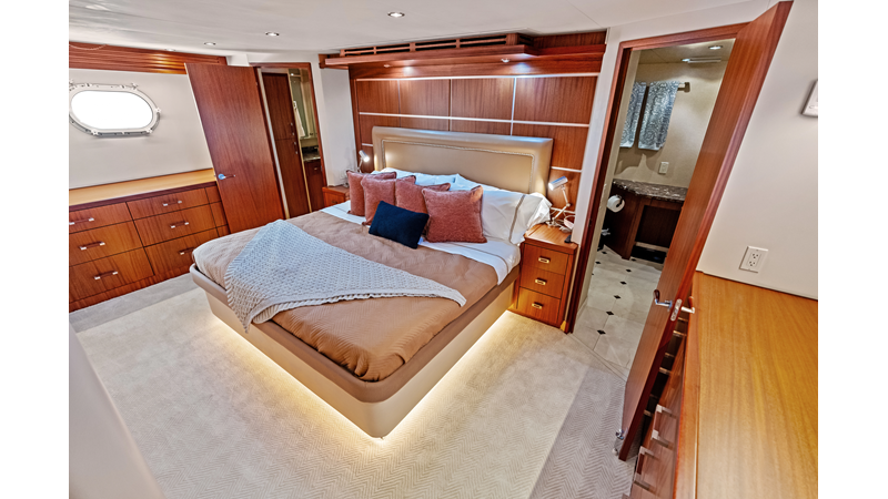 Photo of HATTERAS FIRTH'S CHASM 77'