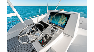 2011 HATTERAS Enclosed Bridge - photo 14